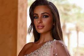 ملكة جمال البحرين ايفلين عبد الله تشعل الاجواء بالبوركيني