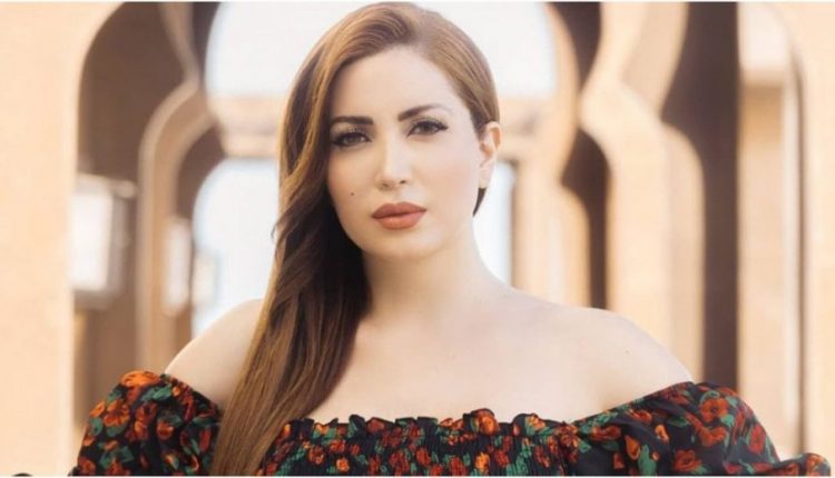 شاهد نسرين طافش بإطلالة مثيرة للغاية مع مدربها
