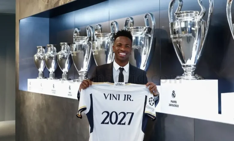 فينيسيوس جونيور يجدد عقده مع ريال مدريد الي 2027