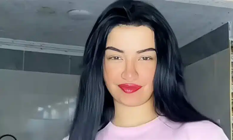 من هي البلوغر بطة ضياء