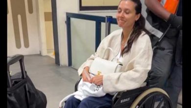 سبب ظهور إميلي شاه على كرسي متحرك