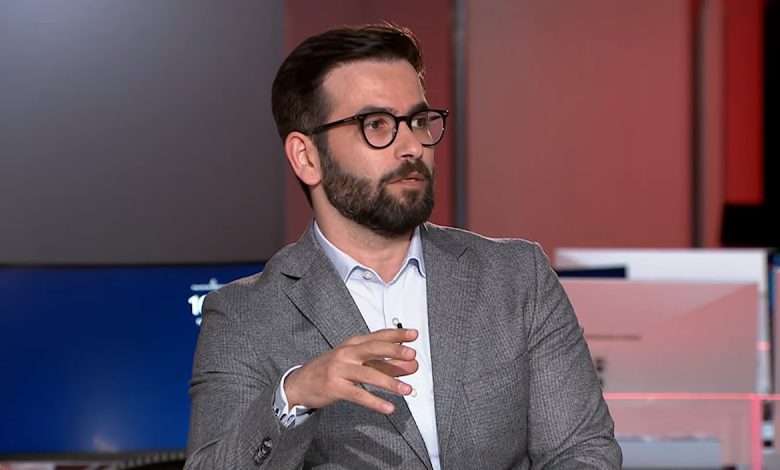 المسار الأكاديمي والمهني لـ حسن أحمديان 