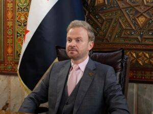 من هو الدكتور عصام الخليف؟ رئيس المحكمة الدستورية العليا الجديد في سوريا